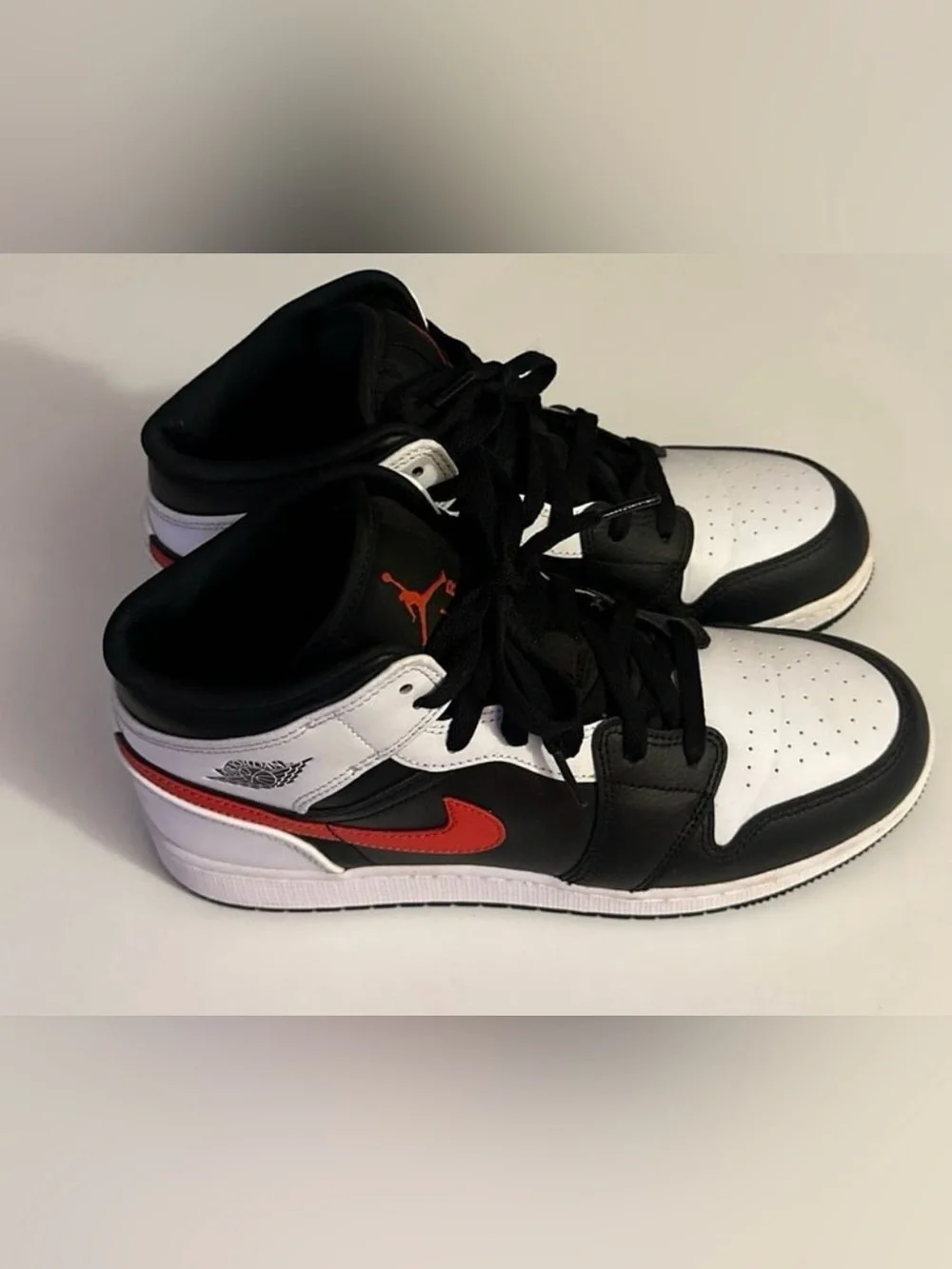 Nike Air Jordan 1 Mid Shoes Black White Red Size 7 Youth Boys